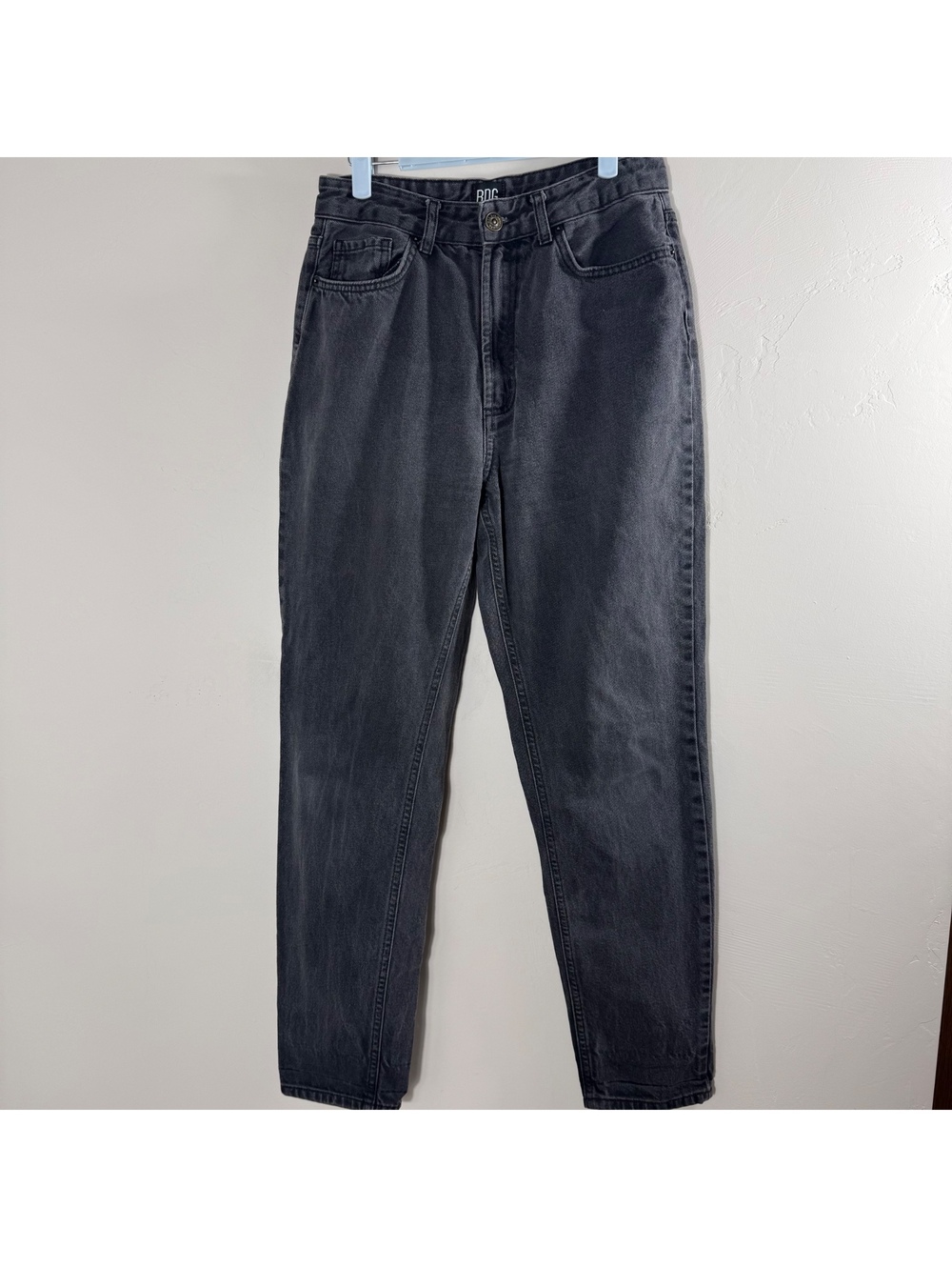 BDG Urban Outfitters Mom High-Rise Black Wash Jeans | 28